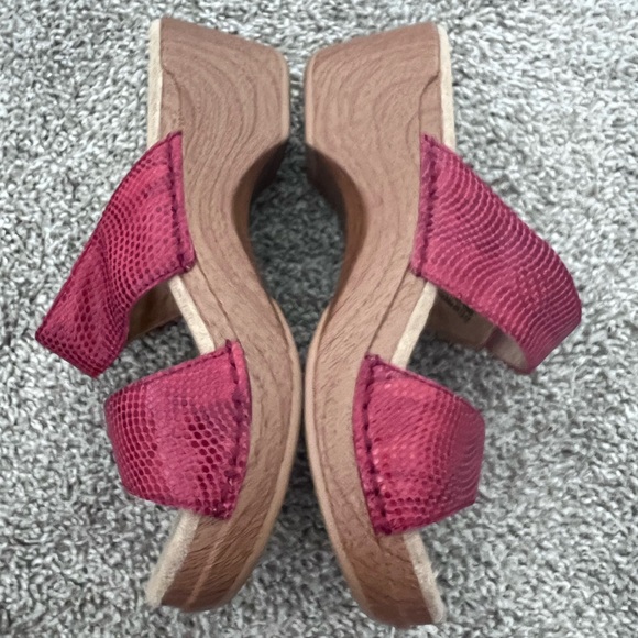 Dansko Sophie Red Double Strap Snake Platform Slip on Sandal Women SZ 37 - Picture 6 of 9